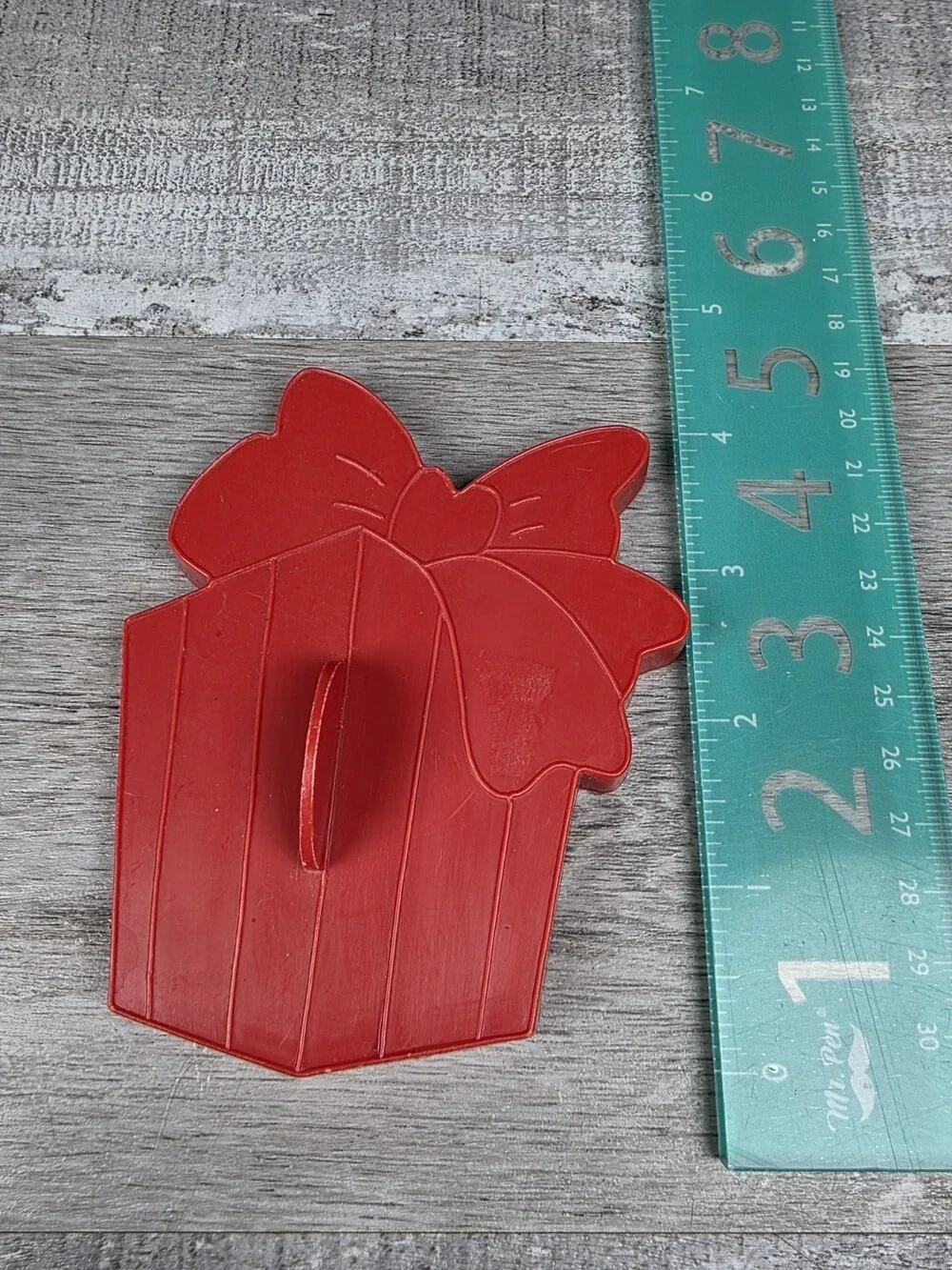Vintage Wilton Christmas Cookie Cutter Gift Present 1978 Hong Kong 168a